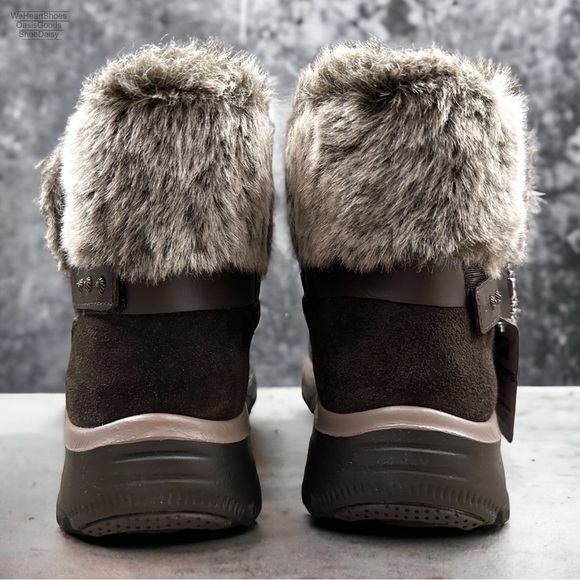 NIB Skechers Relaxed Fit Easy Going Quantum Pull on Boots Chocolate Suede - Picture 6 of 12